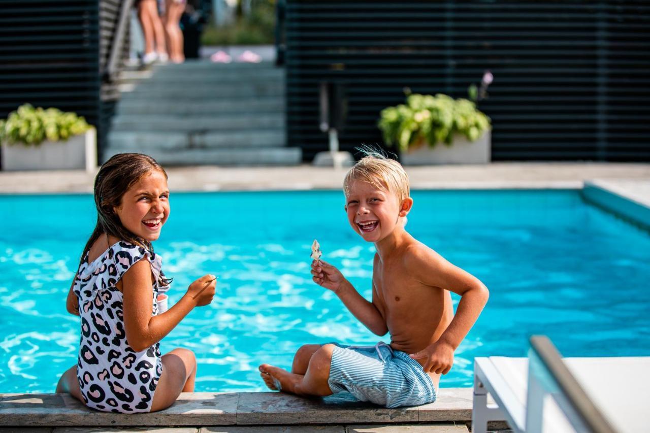 First Hotel Kokoloko VBY Екстериор снимка